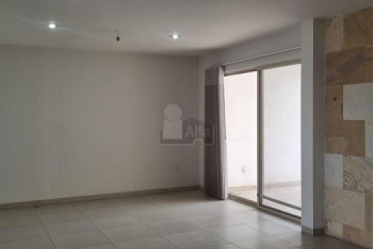 Casa en venta en Sierra Nogal | 3 recámaras con baño, jardín y terraza