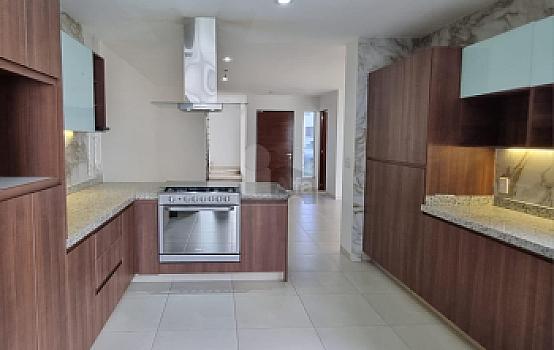 Casa en venta en Sierra Nogal | 3 recámaras con baño, jardín y terraza