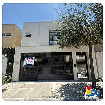 Casa en venta en Campoamor, Escobedo, Nuevo León.