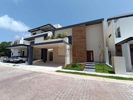 House for Sale 4 beds, 4.5 baths, Via Cumbres, Cancun Quintana Roo