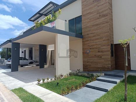 House for Sale 4 beds, 4.5 baths, Via Cumbres, Cancun Quintana Roo