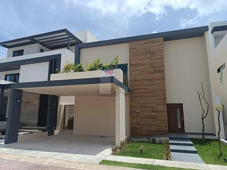 House for Sale 4 beds, 4.5 baths, Via Cumbres, Cancun Quintana Roo