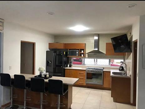 CASA EN VENTA FRENTE AL TEC DE MONTERREY