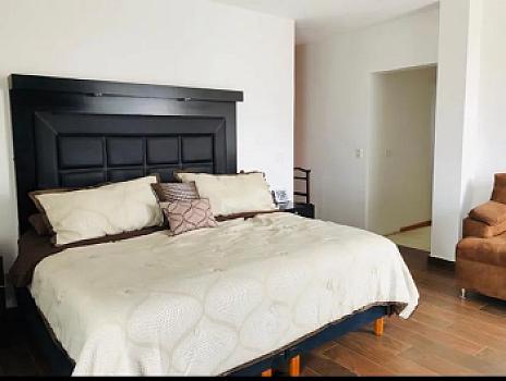 CASA EN VENTA FRENTE AL TEC DE MONTERREY