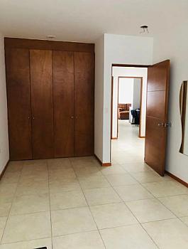 CASA EN VENTA FRENTE AL TEC DE MONTERREY
