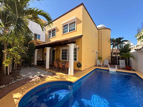 Casa en Venta en SM 17, Cancún