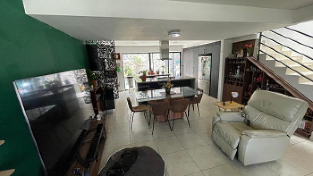 NICE HOUSE 2 BED. AND ALCOVE, 2 1/2 BATHROOMS