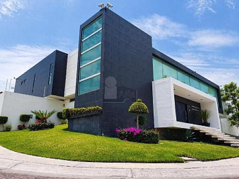 Espectacular casa en Venta en Cumbres del Lago Juriquilla, acabados de Lujo