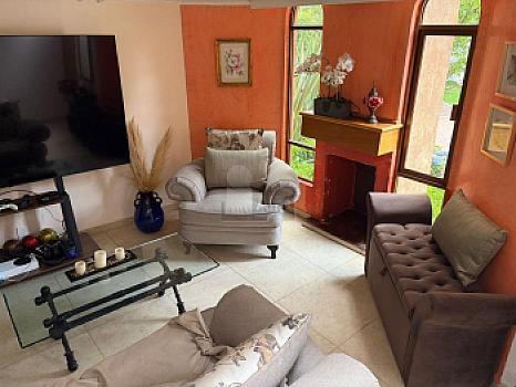 Se vende bonita casa de 3 recámaras con jardín en Bosques de Taragno, Álvaro Obregón