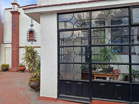 BEAUTIFUL MEXICAN COLONIAL STYLE HOUSE