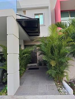 Casa en Venta Residencial Aqua, Cancún. 4 Recs 4.5 Baños Alberca y 232 m² Construcción