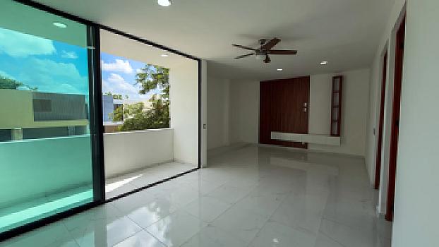 Casa Nueva en Venta en Parque Central Cholul | 3 Hab. + Estudio