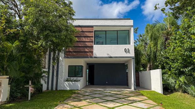 Casa Nueva en Venta en Parque Central Cholul | 3 Hab. + Estudio
