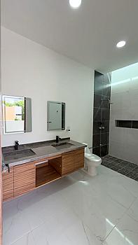Casa Nueva en Venta en Parque Central Cholul | 3 Hab. + Estudio