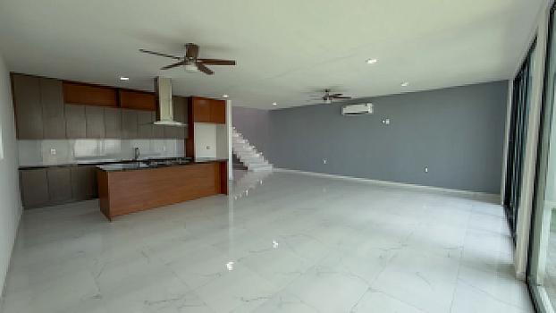 Casa Nueva en Venta en Parque Central Cholul | 3 Hab. + Estudio