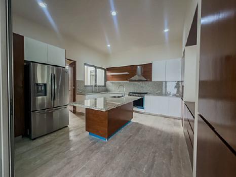 Casa Nueva en Venta | Parque Central Cholul