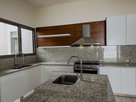 Casa Nueva en Venta | Parque Central Cholul