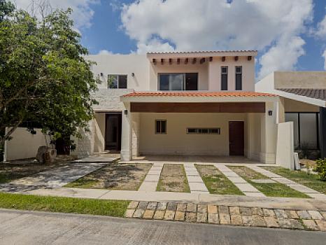Casa Nueva en Venta | Parque Central Cholul