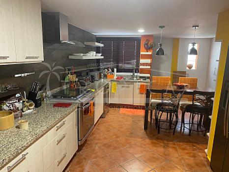 CASI BEACHFRONT Casa en Residencial a 500 metros de la playa