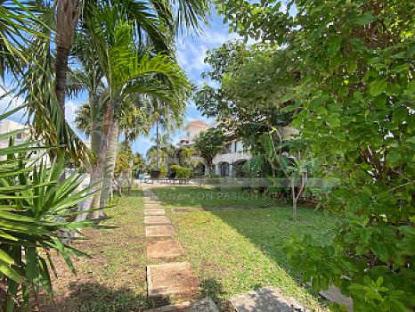 House in a complex 500 meters from the beach
