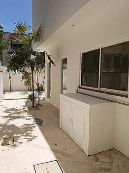 Casa de 4 recámaras y 4 baños en SM 17, Cayo Centro
