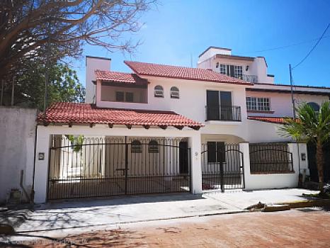 Casa de 4 recámaras y 4 baños en SM 17, Cayo Centro