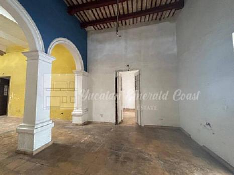 Fantástica casa colonial para restaurar a unos pasos de Paseo Montejo