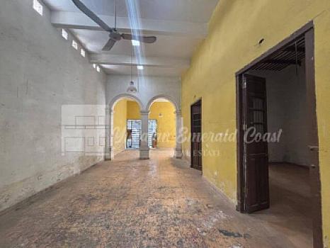 Fantástica casa colonial para restaurar a unos pasos de Paseo Montejo