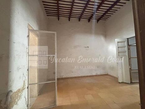 Fantástica casa colonial para restaurar a unos pasos de Paseo Montejo