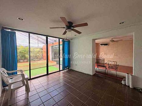 Delightful in Itzimna  -Casa de estilo contemporáneo en venta e