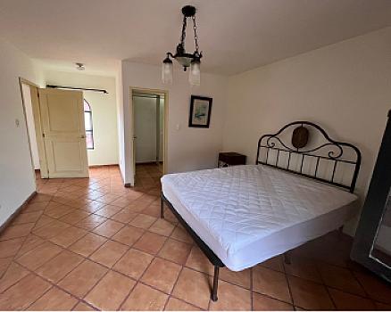 Departamento en primer piso con vista a la Parroquia