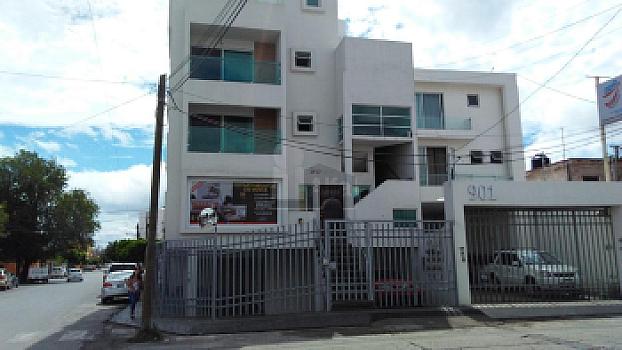 OFICINA EN VENTA , ZONA TEQUIS,  40 METR0S T0TALES, EN ESQUINA, VISIBILIDAD.