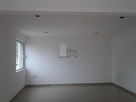 OFICINA EN VENTA , ZONA TEQUIS,  40 METR0S T0TALES, EN ESQUINA, VISIBILIDAD.