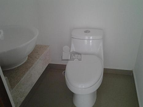 OFICINA EN VENTA , ZONA TEQUIS,  40 METR0S T0TALES, EN ESQUINA, VISIBILIDAD.