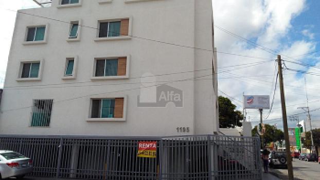 OFICINA EN VENTA , ZONA TEQUIS,  40 METR0S T0TALES, EN ESQUINA, VISIBILIDAD.