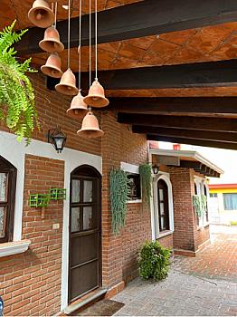 Casa de los Ángeles with garden