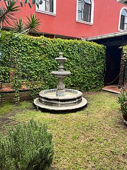 Casa de los Ángeles with garden