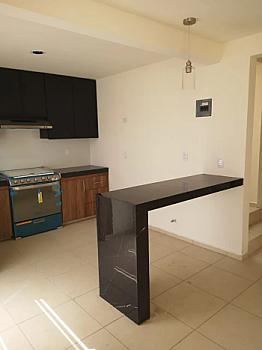 CASA EN VENTA, A 15 MIN DE GALERIAS METEPEC. UBICADA EN RESIDENCIAL QUINTO SOL.