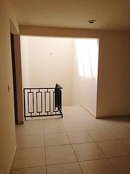 CASA EN VENTA, A 15 MIN DE GALERIAS METEPEC. UBICADA EN RESIDENCIAL QUINTO SOL.