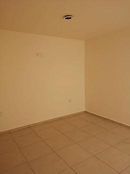 CASA EN VENTA, A 15 MIN DE GALERIAS METEPEC. UBICADA EN RESIDENCIAL QUINTO SOL.