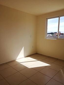 CASA EN VENTA, A 15 MIN DE GALERIAS METEPEC. UBICADA EN RESIDENCIAL QUINTO SOL.