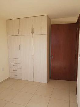 CASA EN VENTA, A 15 MIN DE GALERIAS METEPEC. UBICADA EN RESIDENCIAL QUINTO SOL.
