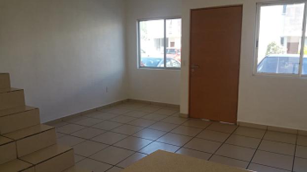 PRECIOSA CASA EN COTO PRIVADO Seguridad 24/7, excelente ubicación, zona tranquila, cerca Av. Mariano Otero.