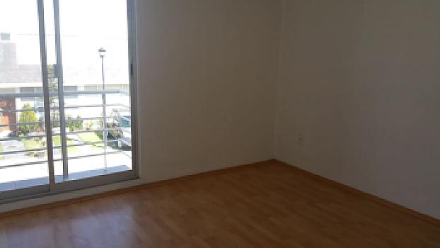 PRECIOSA CASA EN COTO PRIVADO Seguridad 24/7, excelente ubicación, zona tranquila, cerca Av. Mariano Otero.