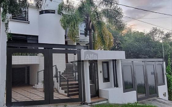 Casa en venta en Gran Jardín frente a área verde | 380 m²