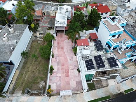 Commercial land on Boulevard Bahia