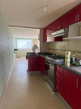 Casa dentro de fraccionamiento privado con 4 recámaras