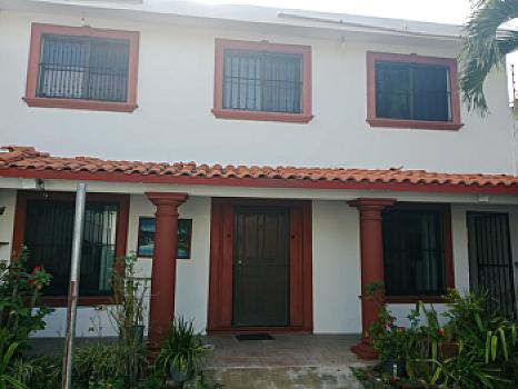 Hermosa casa con 4  recamaras.