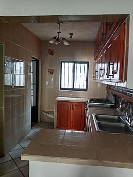 Hermosa casa con 4  recamaras.