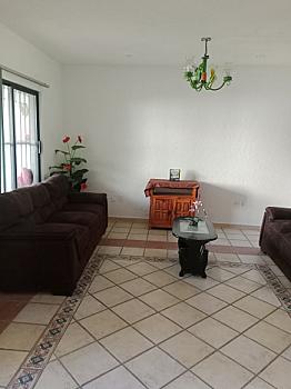Hermosa casa con 4  recamaras.